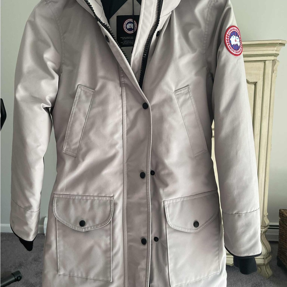Canada Goose Women's Light Gray Ski Jacket
